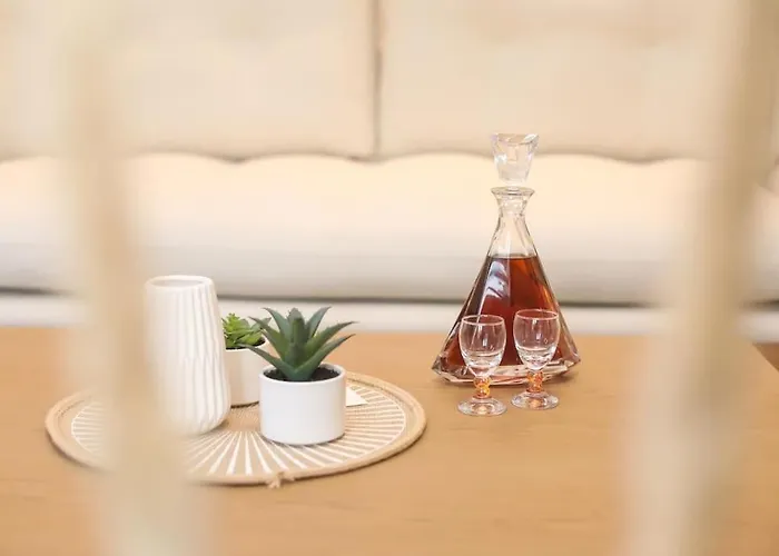 Emerald Escape, * Sinarádes