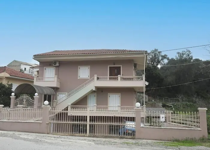 Emerald Escape, * Sinarádes