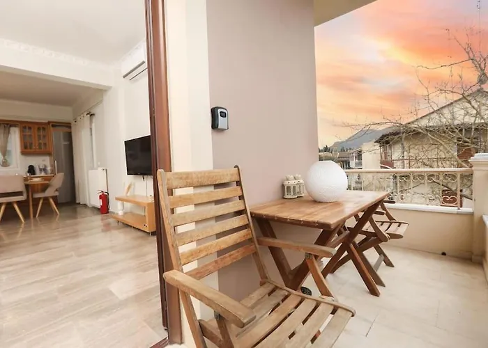 Emerald Escape, Sinarádes